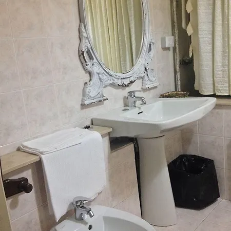 Alojamento de Acomodação e Pequeno-almoço Santa Fara 3*