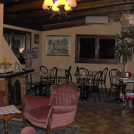 Santa Fara Bed & Breakfast 3*