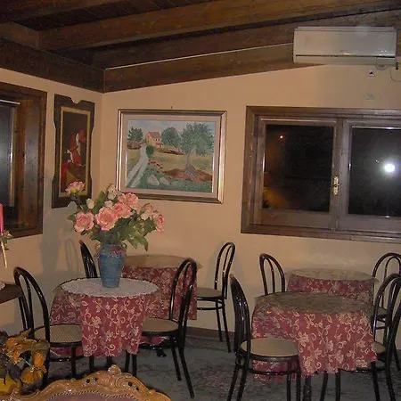 Santa Fara Bed & Breakfast