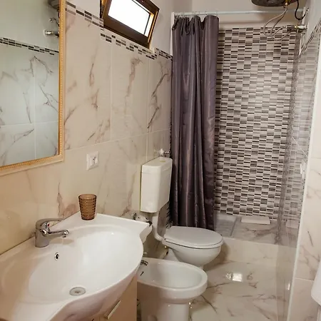 Santa Fara Bed & Breakfast 3*