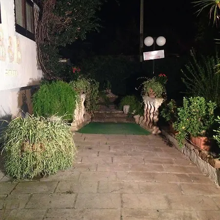 Santa Fara Alojamento de Acomodação e Pequeno-almoço 3*