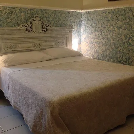 Alojamento de Acomodação e Pequeno-almoço Santa Fara Bari