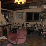 Santa Fara Bed & Breakfast 3*