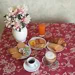 Santa Fara Bed & Breakfast