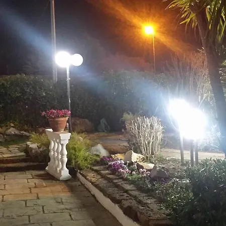 Santa Fara Bed and Breakfast 3*