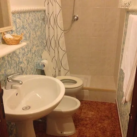Santa Fara 3* Бари