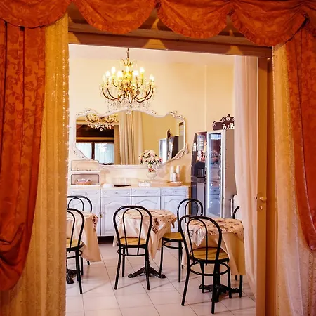 Santa Fara 3* Бари