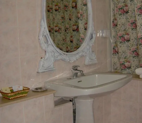 Santa Fara Bed and Breakfast Μπάρι