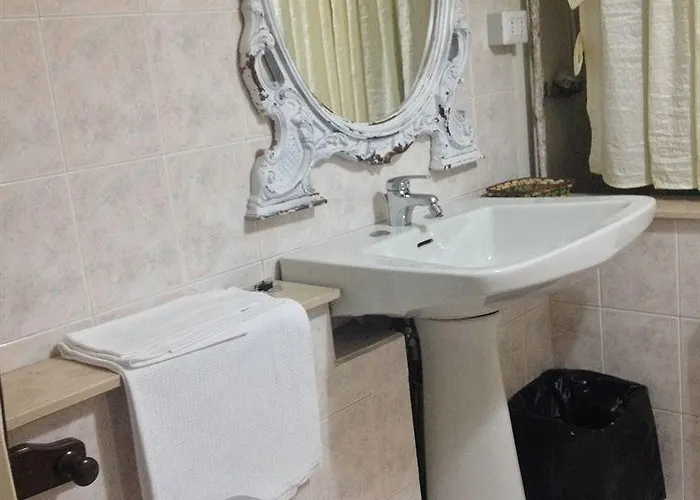 Bed and Breakfast Santa Fara 3*