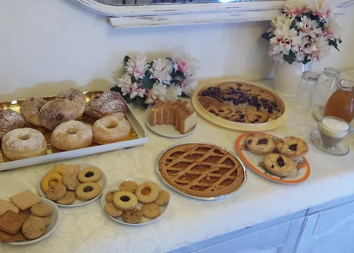 Santa Fara Bed and Breakfast 3*